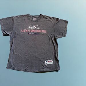 Cleveland Indians: T-Shirt, Brand Majestic, Men's Size XL Color Gray